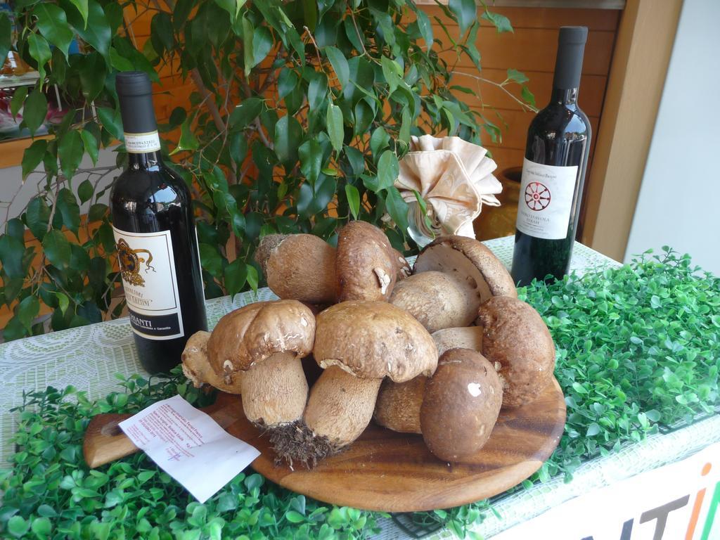 Albergo Ristorante Corsini パヴッロ・ネル・フリニャーノ エクステリア 写真