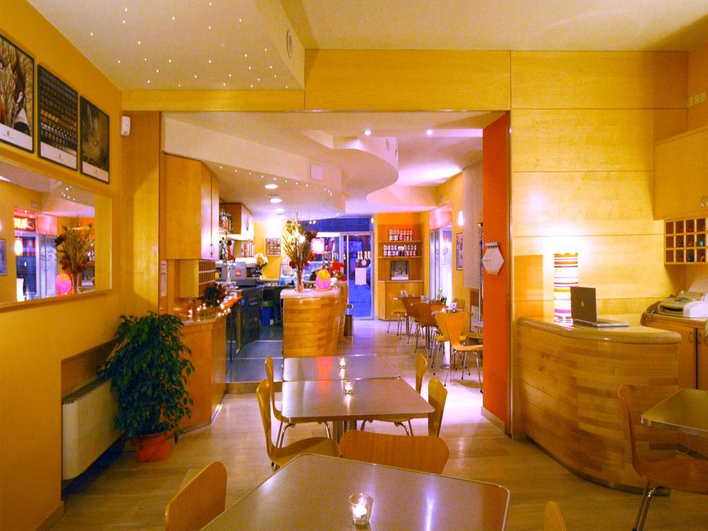 Albergo Ristorante Corsini パヴッロ・ネル・フリニャーノ エクステリア 写真
